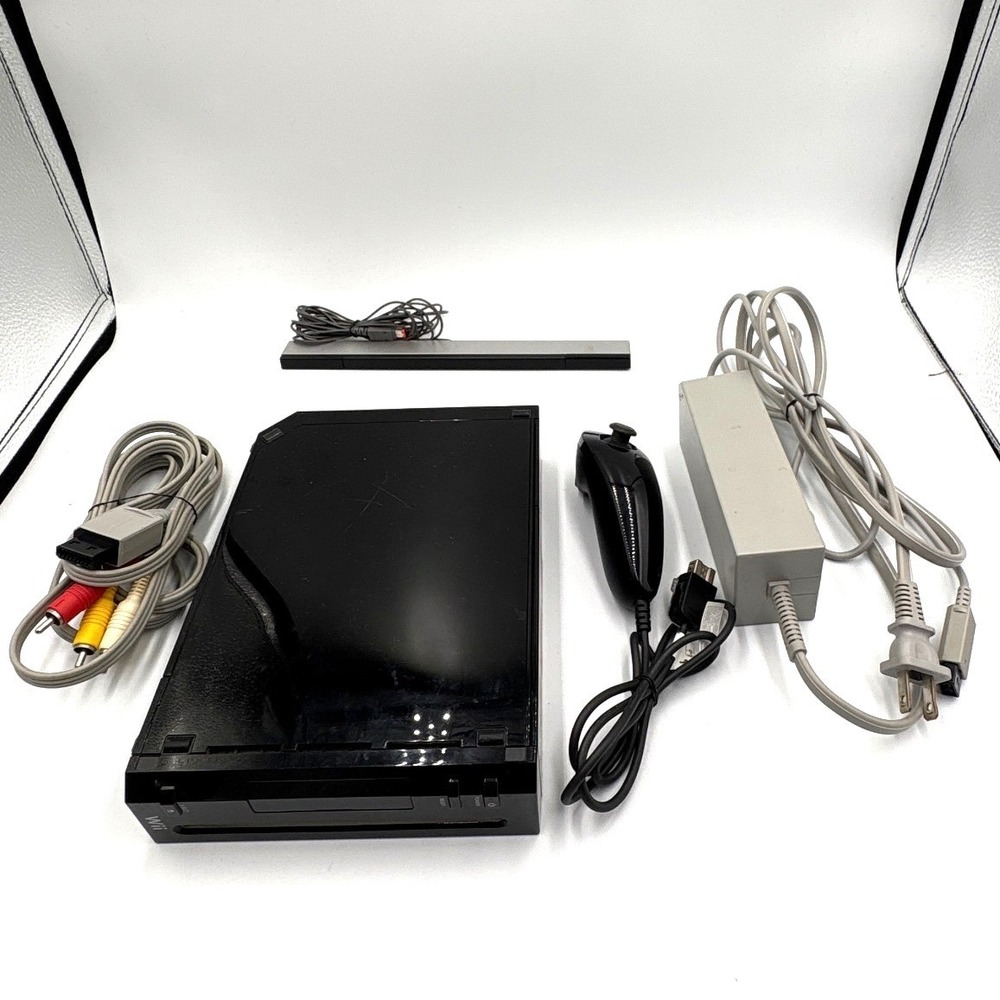 Nintendo Wii Black Console RVL-001 GameCube Compatible Bundle Untested